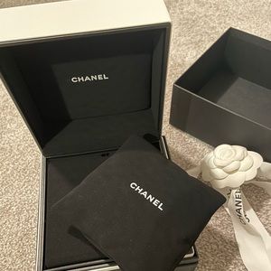 Chanel coco crush necklace Box, case and ribbon（No Necklace）